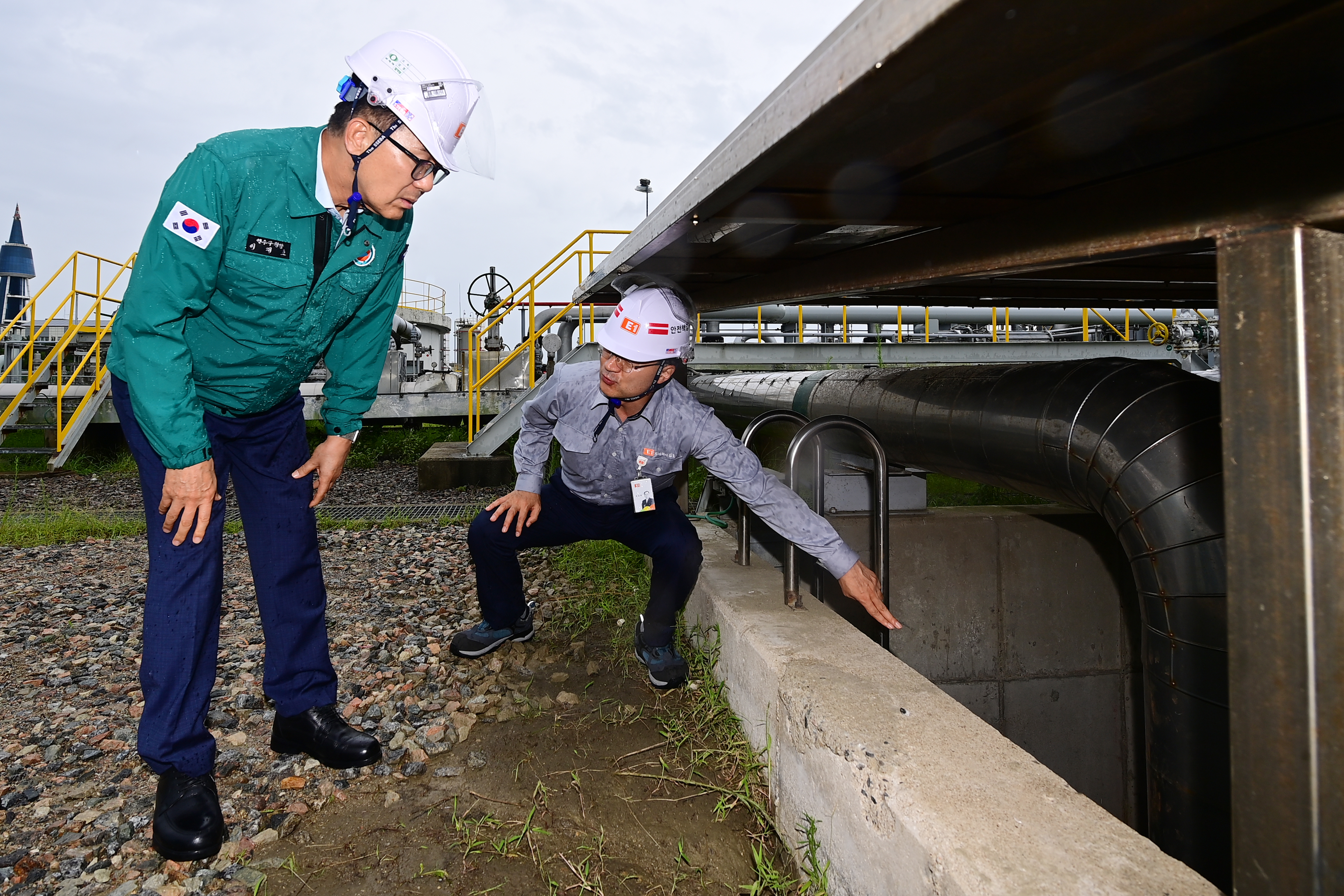 이재호 연수구청장은 지난 6일 오후 12시 35분경 E1 인천기지에서 발생한 액화석유가스 누출 사고 현장을 방문해 가스 누출 사고를 막기 위한 특단의 대책을 마련해 달라고 촉구했다